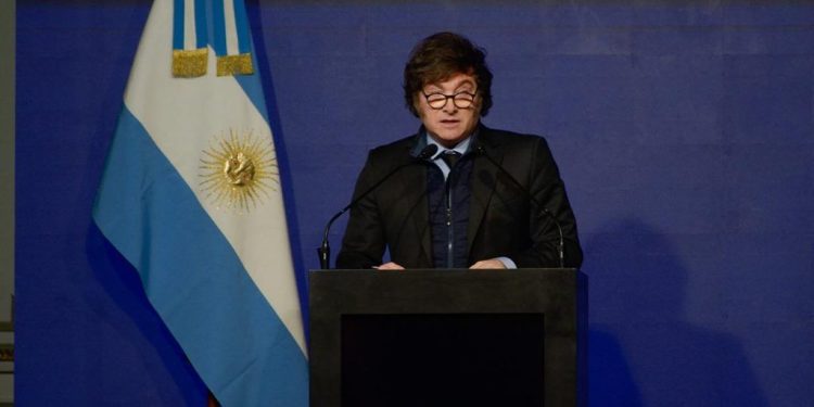 Cristina versus Milei: qué se dijeron a través de redes sociales