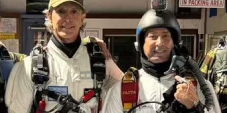 Dos paracaidistas argentinos rompieron el récord mundial de salto nocturno en EEUU