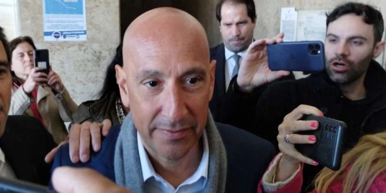 El exmédico presidencial confirmó que atendió a Fabiola Yañez por un golpe en su ojo