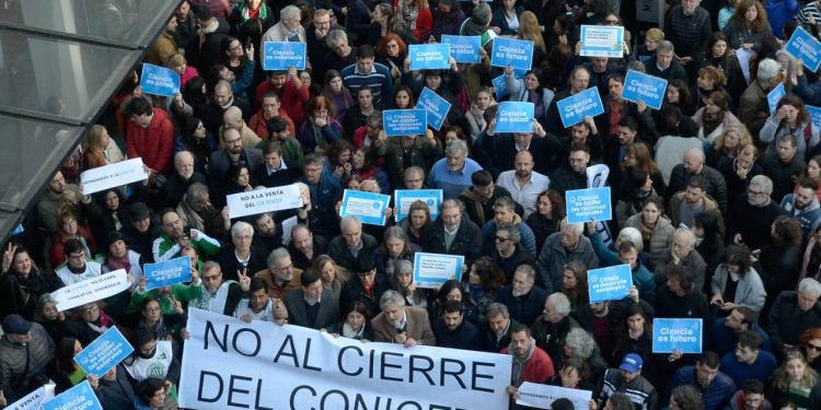 El Presupuesto 2025 profundiza el desfinanciamiento de la ciencia y la educación: «Es un golpe de nocaut»