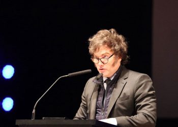 “Este gobierno es la expresión local de la guerra civil que el neoliberalismo disputa en todo el mundo”