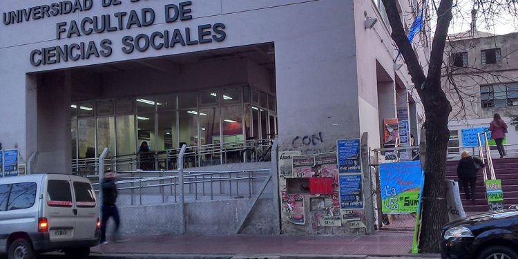 “Exigimos que lleven las urnas para que los estudiantes detenidos puedan votar”