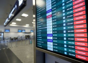 Federico Sturzenegger criticó la huelga de pilotos: “Paran porque no les dieron los asientos en business”