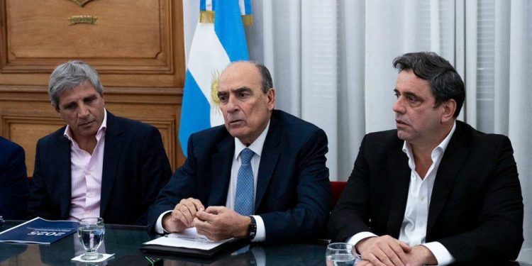 Francos y Caputo salieron a poner paños fríos ante el enojo de los gobernadores