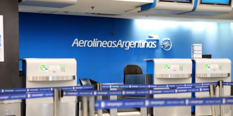 Javier Milei firmará un decreto para privatizar a Aerolíneas Argentinas