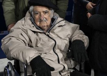 José Mujica fue operado y continúa internado