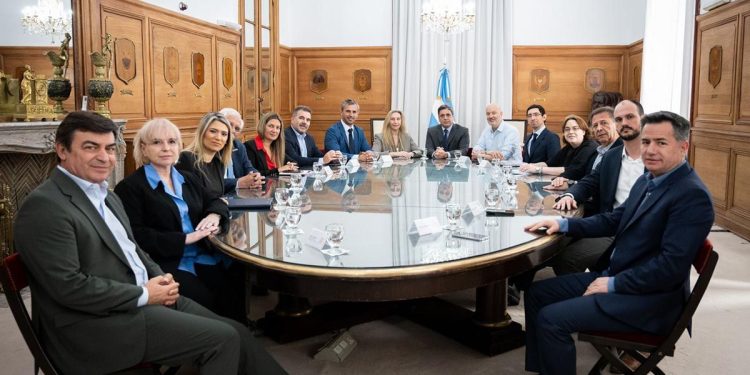 Karina Milei recibió a los diputados propios y a los dialoguistas en la Casa Rosada