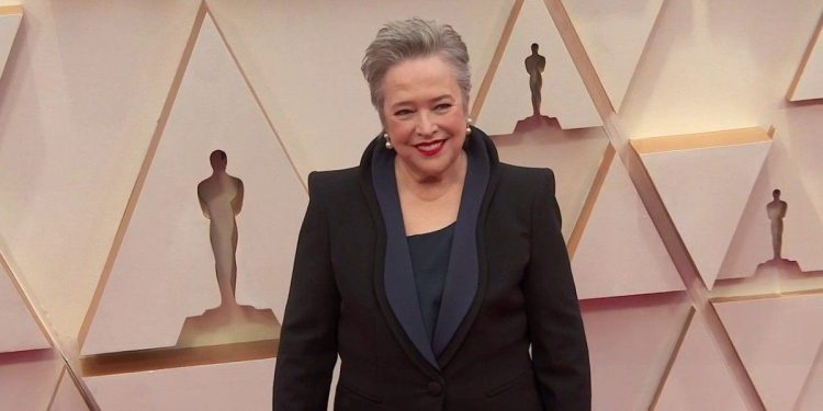 Kathy Bates anunció que se retira de la actuación