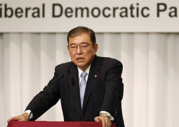 La bolsa de Tokio se hunde casi 5%: ¿qué hay detrás del nuevo desplome del Nikkei?