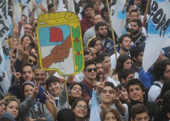 La hora de salir a la calle: el peronismo apuesta a movilizar contra el veto