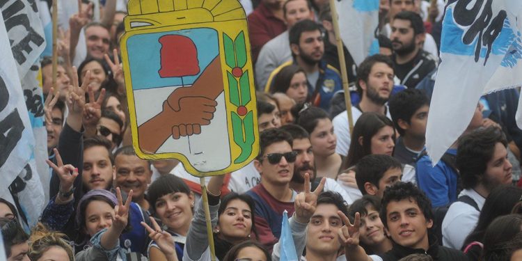 La hora de salir a la calle: el peronismo apuesta a movilizar contra el veto