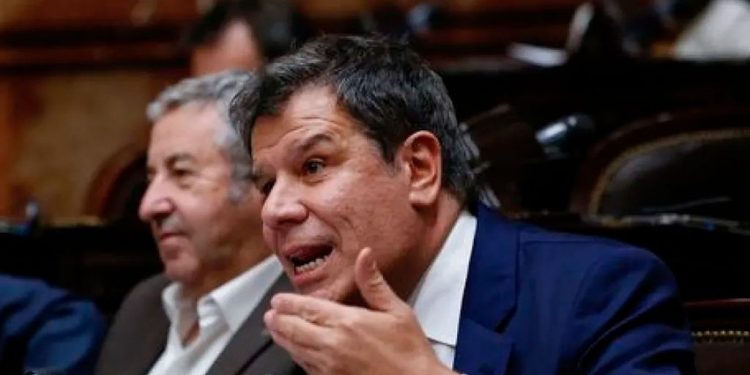 La interna del bloque radical en Diputados se tensa cada vez más pero por ahora no hubo ruptura