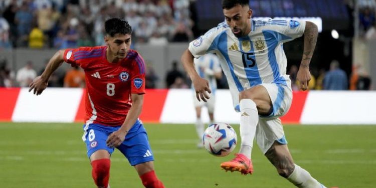 La Selección Argentina recibe a Chile por Eliminatorias: horario, TV y formaciones
