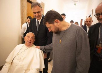 La visita del Papa vuelve a ser un enigma en medio de la tensión con el gobierno