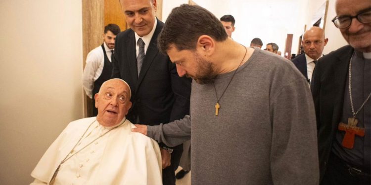 La visita del Papa vuelve a ser un enigma en medio de la tensión con el gobierno