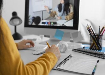 Lanzan curso online gratuito para aprender todos los trucos de la Inteligencia Artificial y convertirse en un experto