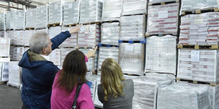 ¿Los chicos realmente leen menos que los adultos?