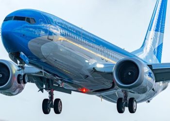 Mientras continúa el reclamo de aeronáuticos, el PRO presentó un proyecto para privatizar Aerolíneas Argentinas