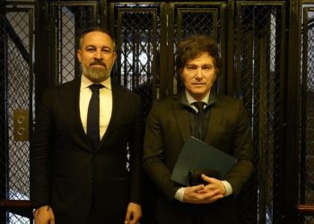 Milei buscó ordenar la interna de La Libertad Avanza con Stornelli, militancia y prófugos en la tribuna