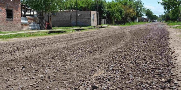 Posible hecho paranormal: Alguien” se roba el ripio de las calles de los barrios de Resistencia