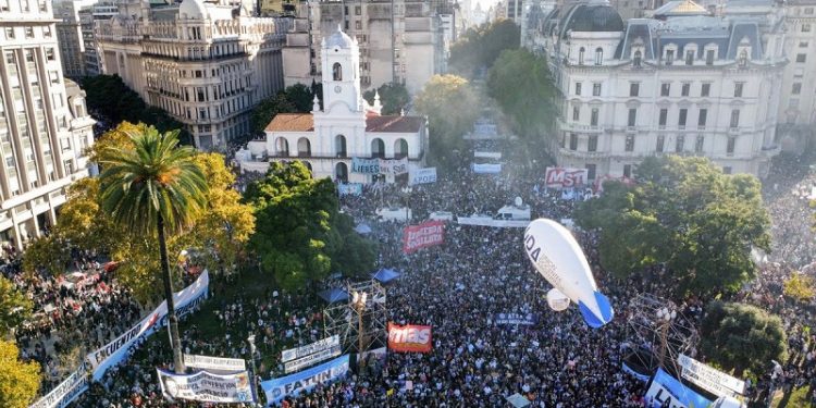 Multitudinaria marcha universitaria, algunas apostillas de la movilización
