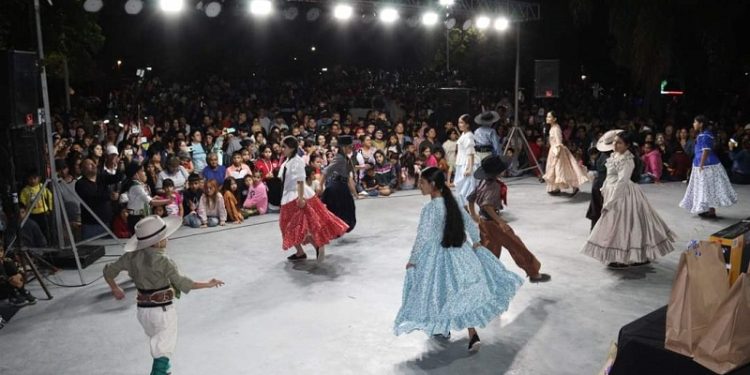 Multitudinario festejo  del día de las madres en Barranqueras