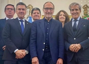 Zdero sigue de joda en Europa, ahora visita “museos verdes”