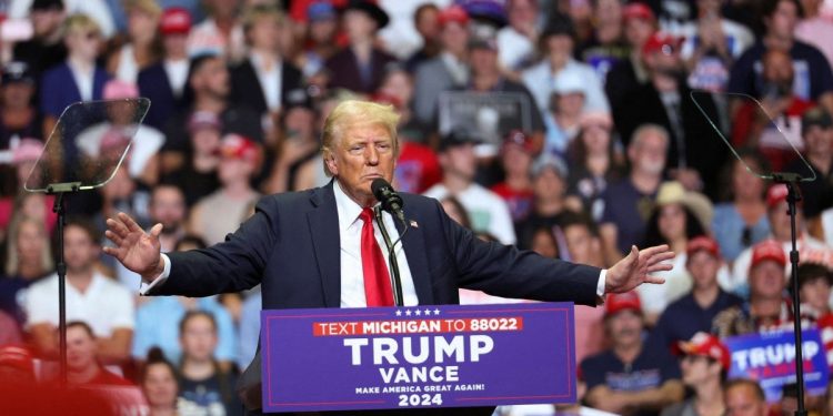 A una semana del cierre de los comicios, Donald Trump volvió a advertir “trampas” electorales