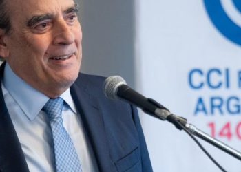 Además de la universidad, Guillermo Francos anticipó propuesta para arancelar otro servicio esencial para extranjeros