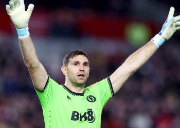 Aston Villa pelea todos los frentes y lidera en la Champions League