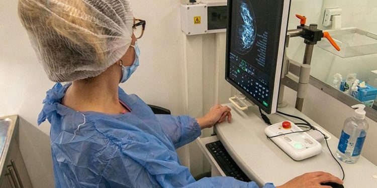 Cáncer de mama: más del 90% de los casos se pueden curar, pero la consulta tardía es el principal obstáculo