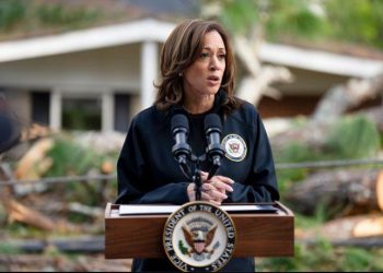 Con 100 años recién cumplidos, el expresidente Jimmy Carter votó a Kamala Harris