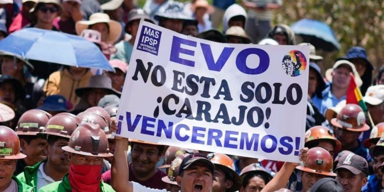 Continúan las protestas en Bolivia: se registraron heridos en los 13 bloqueos de país