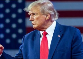 Donald Trump aseguró que Israel debería “golpear” las instalaciones nucleares iraníes