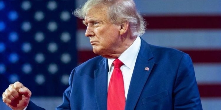 Donald Trump aseguró que Israel debería “golpear” las instalaciones nucleares iraníes