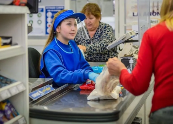 Empleados de comercio podrán cobrar un bono doble en octubre