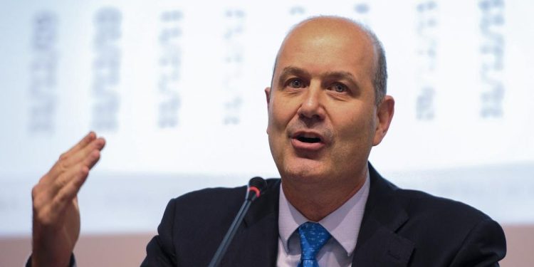 Federico Sturzenegger reveló su dirección de mail y pidió sugerencias para nuevas desregulaciones