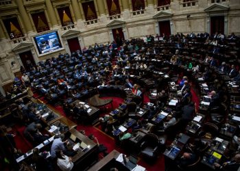 Festejo en Casa Rosada: el Gobierno fantasea con un interbloque con el PRO