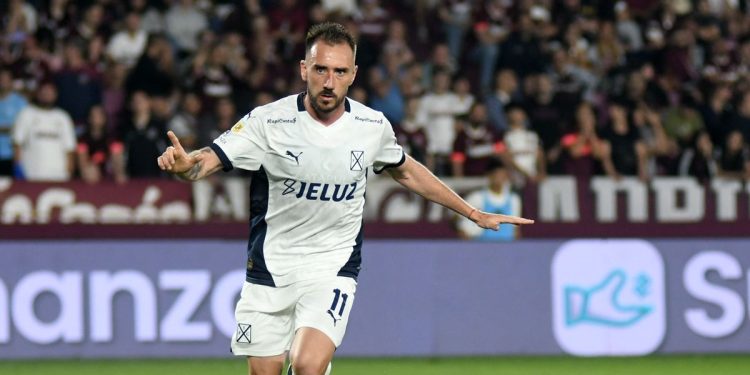 Independiente celebró una importante victoria ante Lanús, que ya piensa en la Sudamericana