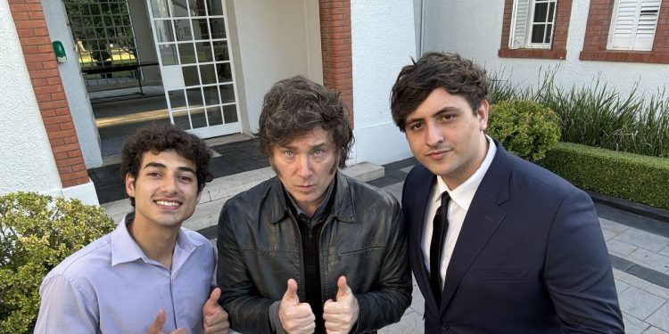 Javier Milei recibió en la Quinta de Olivos a Fran Fijap, el influencer agredido en el Congreso