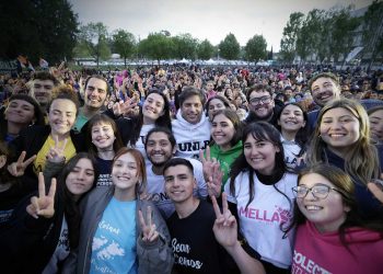 Kicillof encabeza el acto del 17 de octubre en Berisso