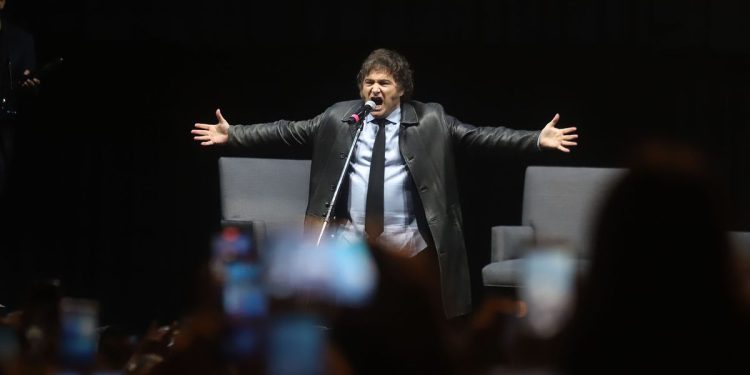 La confianza en el gobierno de Javier Milei subió 12,2% en octubre