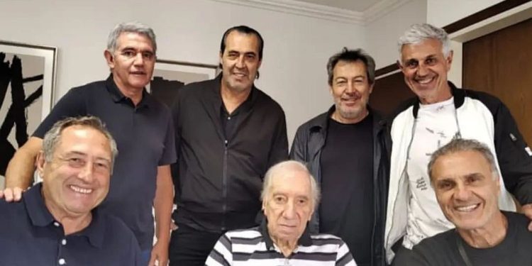 Los campeones del mundo del ’86 visitaron a Bilardo: “Hermosa tarde junto al maestro”