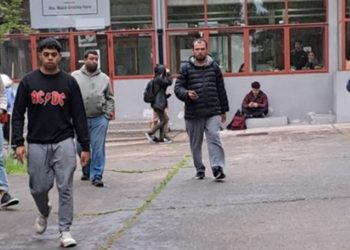 Los militantes de Milei dicen que el Ministerio de Seguridad les provee gas pimienta para “pudrir” las tomas universitarias