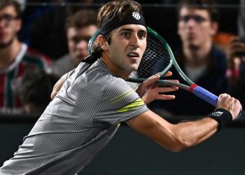 Masters 1000 de París: Etcheverry dio batalla, pero no pudo evitar el adiós