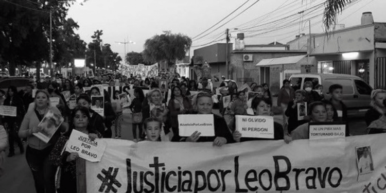 Piden absolución para los cuatro policías acusados de torturar y asesinar a Leandro Bravo