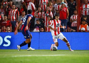 San Lorenzo no pudo seguir en la buena senda e Instituto se mantiene en la lucha