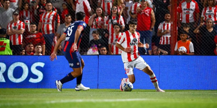 San Lorenzo no pudo seguir en la buena senda e Instituto se mantiene en la lucha