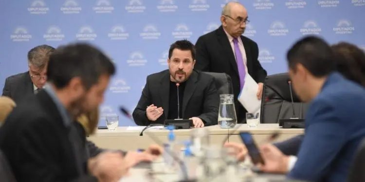 Tras las postergaciones, Diputados retomará el debate de la reforma sindical