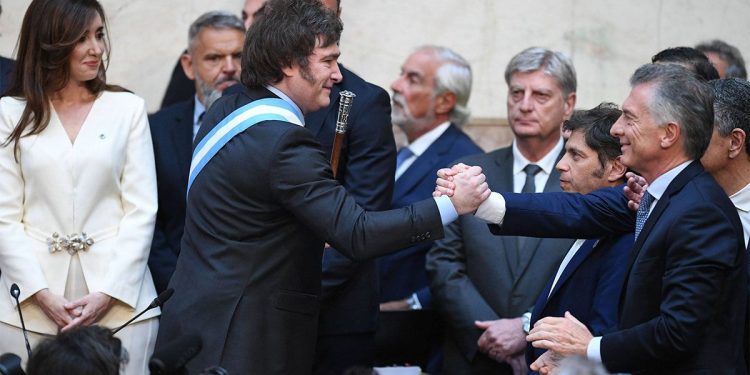 Tras obtener el apoyo de Macri, en Casa Rosada esperan aumentar la absorción de votos del PRO
